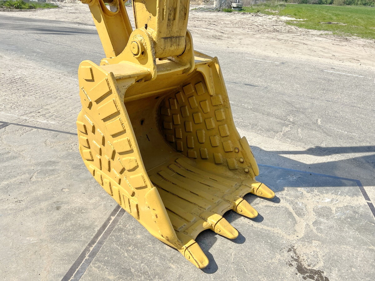 09_Caterpillar 320d2 – BM4931_27